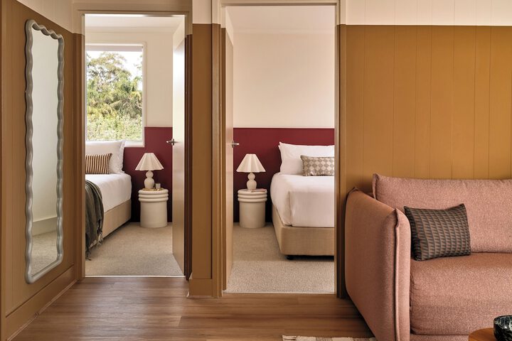 Room 4 of 17