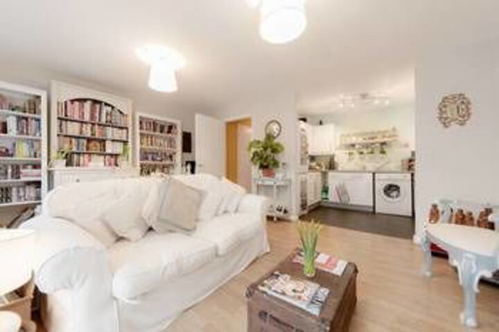 Light and Cosy 1BR in West London