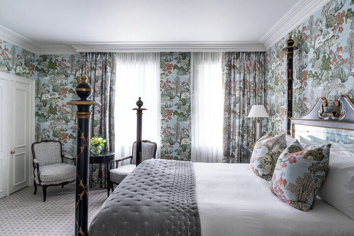 Room 46 of 111