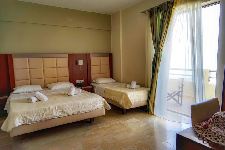 Room 28 of 53
