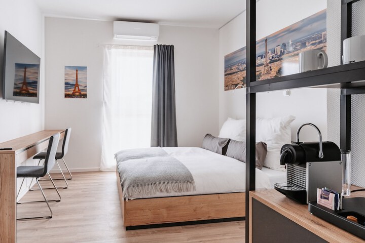 Room 12 of 86