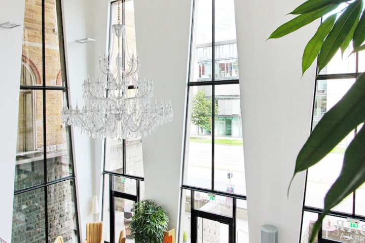 Entrance & Lobby