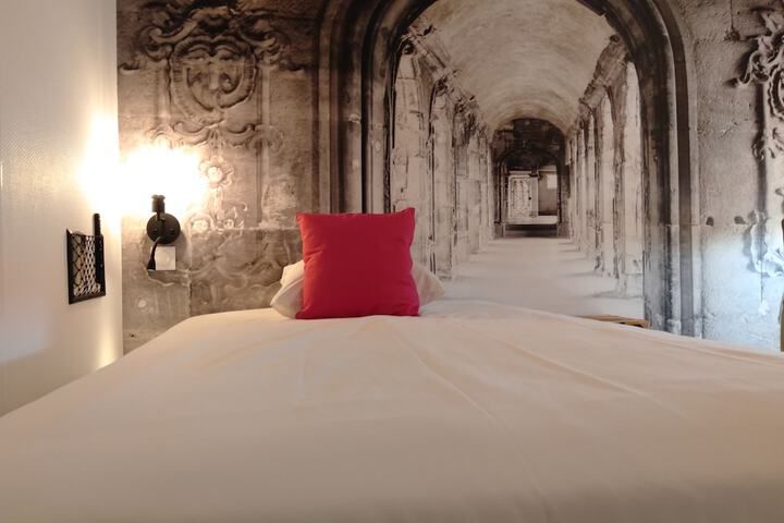 Room 2 of 29