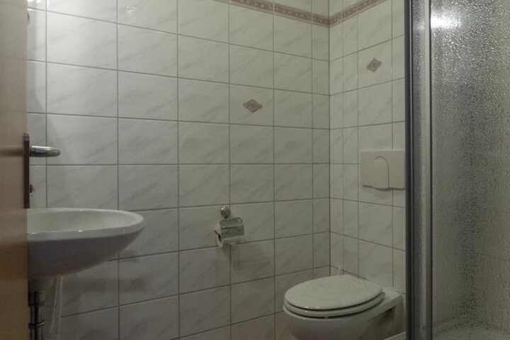 Room 18 of 26