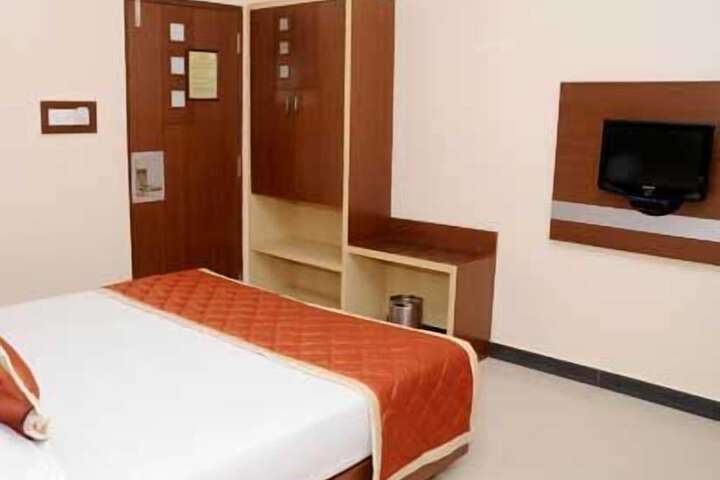 Room 11 of 23