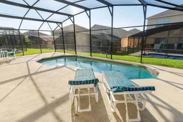 Pool 9 of 14