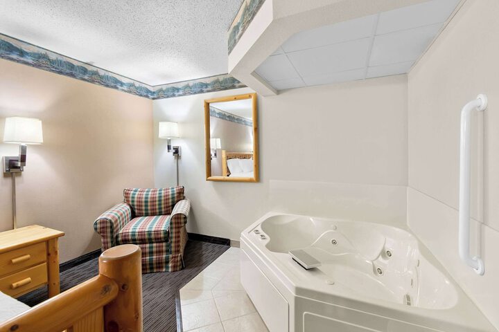 Room 32 of 55