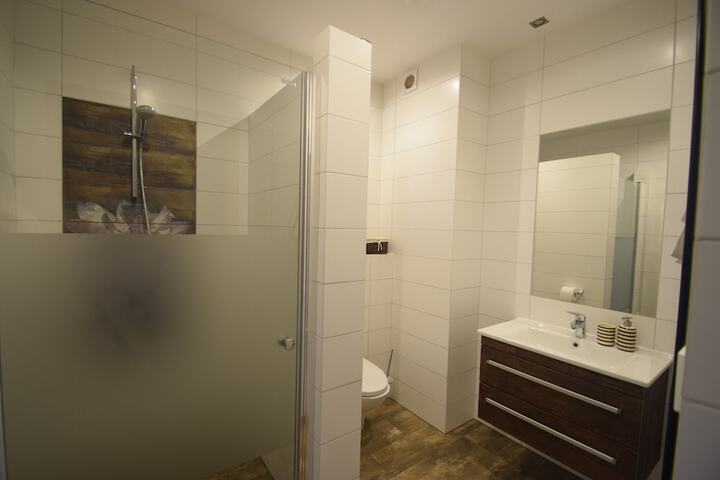 Room 21 of 40
