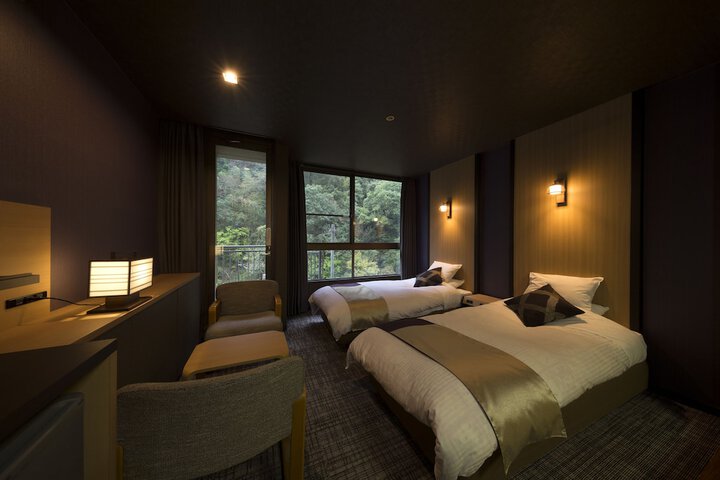 Room 3 of 31