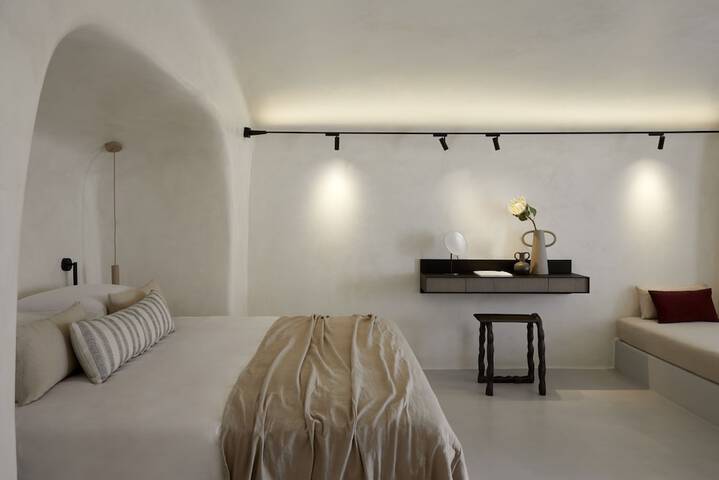 Room 7 of 100