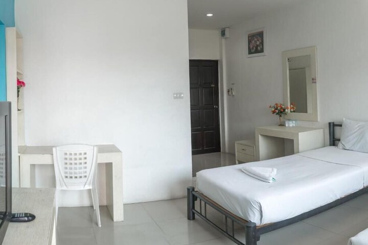 Room 35 of 64