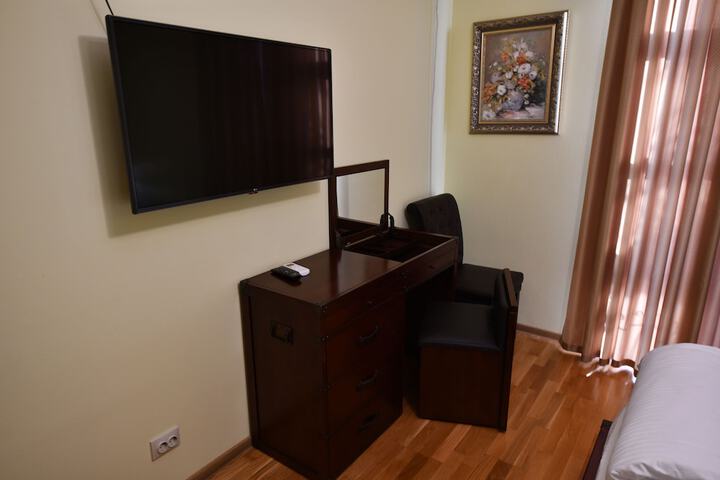 Room 3 of 29