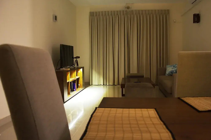 Room 7 of 16