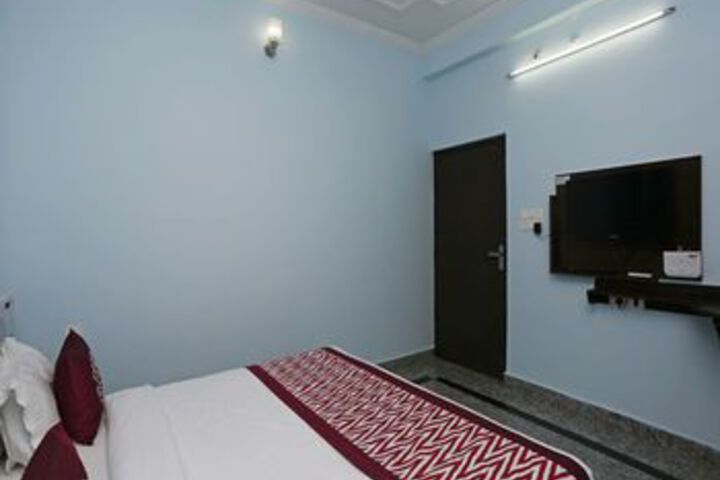 Room 17 of 22