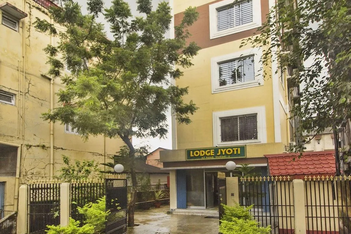 OYO 15788 Lodge Jyoti
