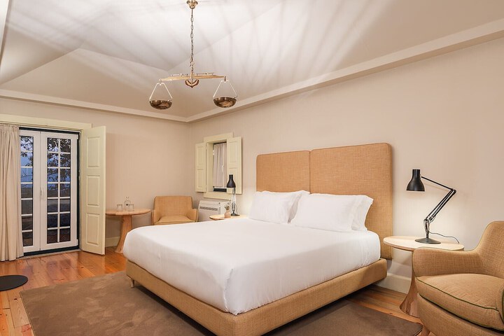 Room 28 of 126