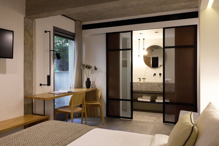 Room 40 of 71