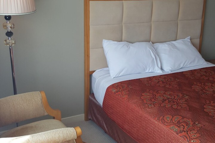 Room 6 of 35
