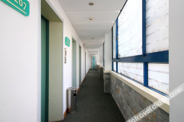 Yibai Liangpin Hotel