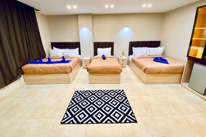 Room 21 of 32