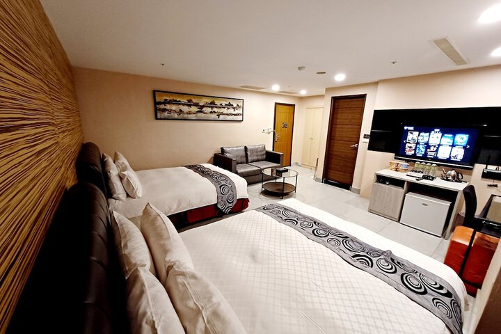 Room 17 of 61
