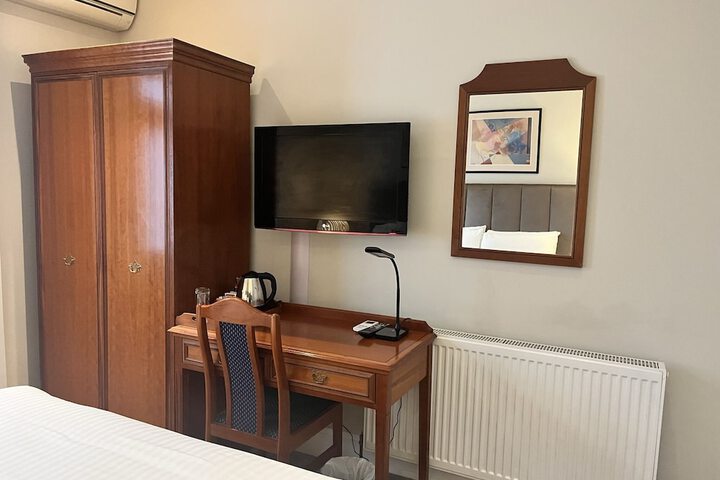 Room 32 of 58