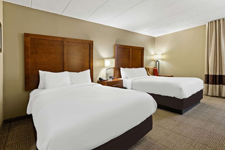 2 Double Beds (8 of 14)