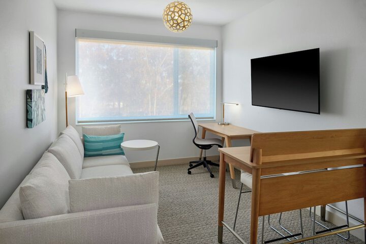 Room 26 of 73