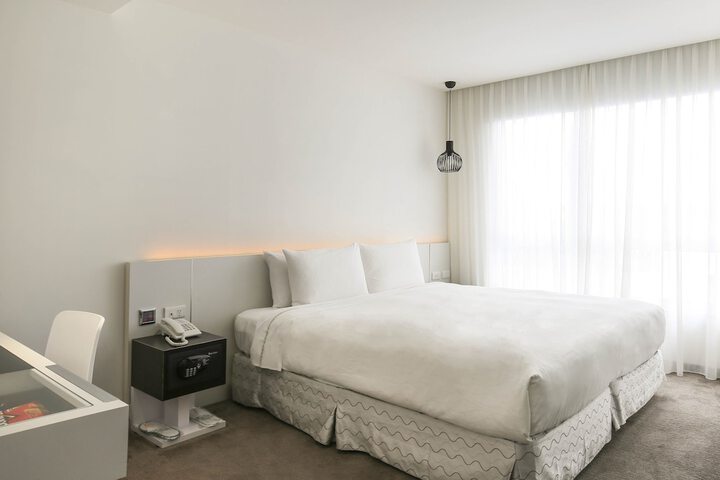 Room 12 of 45