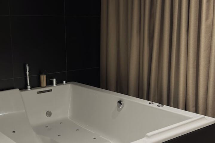 Hot Tub 749 of 780