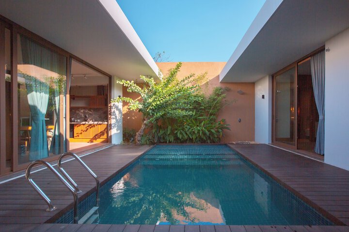 Pool 43 of 94