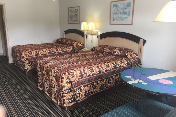 2 Double Beds (7 of 7)