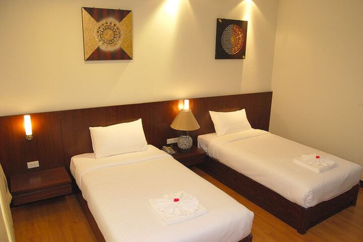 Room 18 of 26