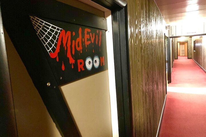 Room 99 of 293