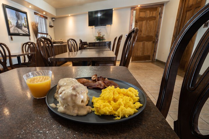 Breakfast/Coffee Service 32 of 38