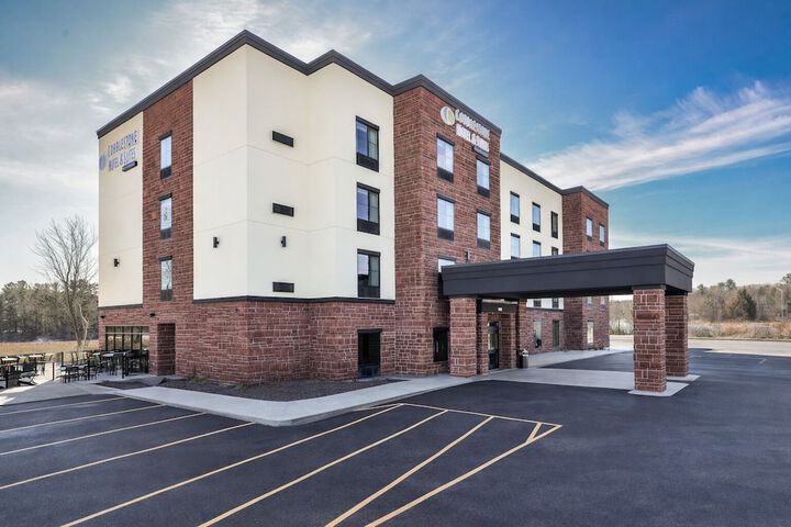 Cobblestone Hotel & Suites - Bay Minette in Bay Minette, AL