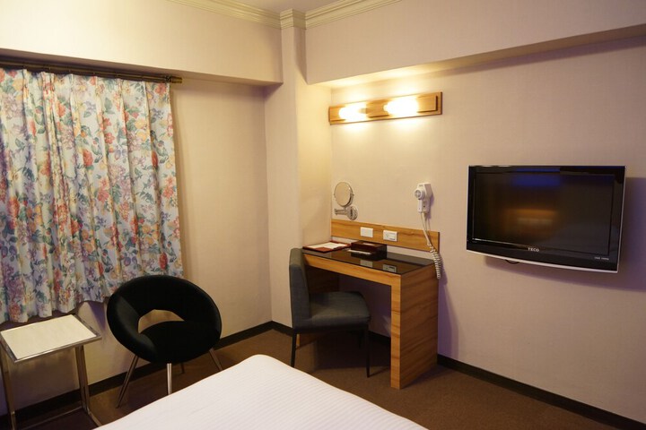Room 20 of 36