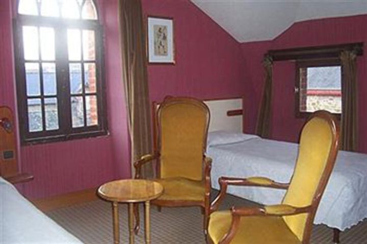 Room 12 of 23