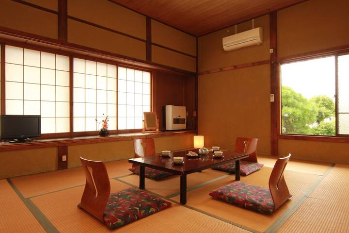 Room 5 of 47