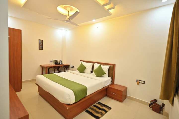 Room 44 of 65