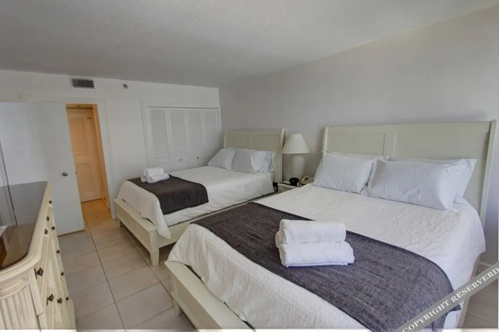 Room 4 of 5