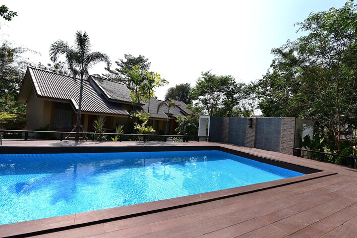 Pool 44 of 62
