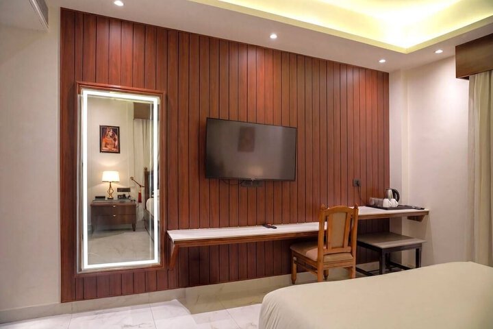 Room 53 of 111