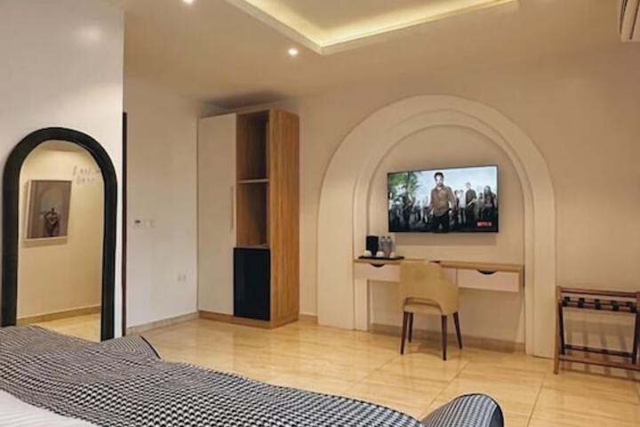 Room 16 of 26