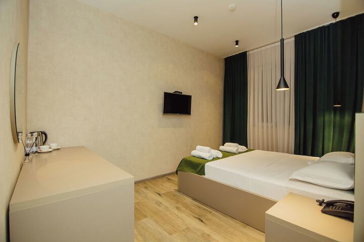 Room 7 of 13