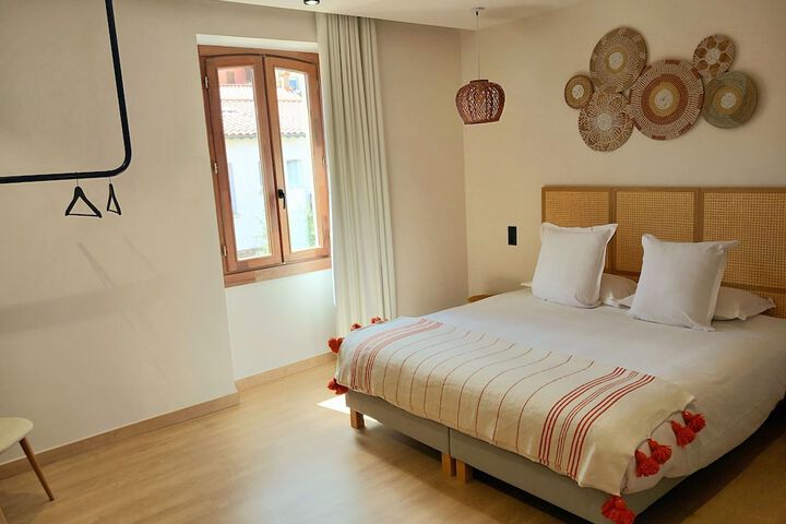 Room 6 of 73