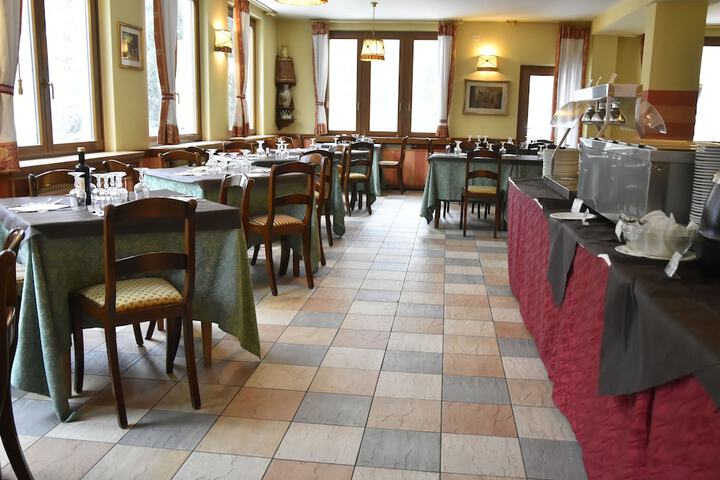 Dining Photos