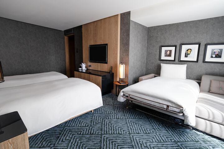 Room 34 of 127