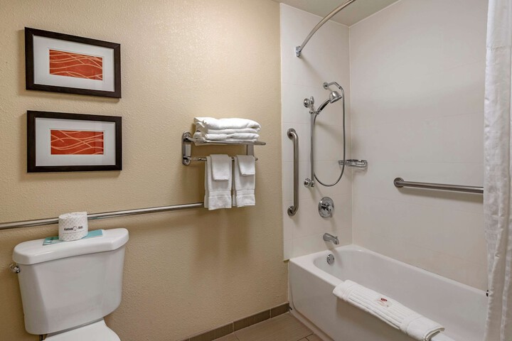 Room 28 of 48
