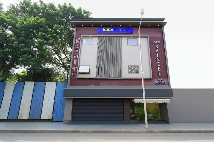 FabHotel Saineel - Nr Juhu